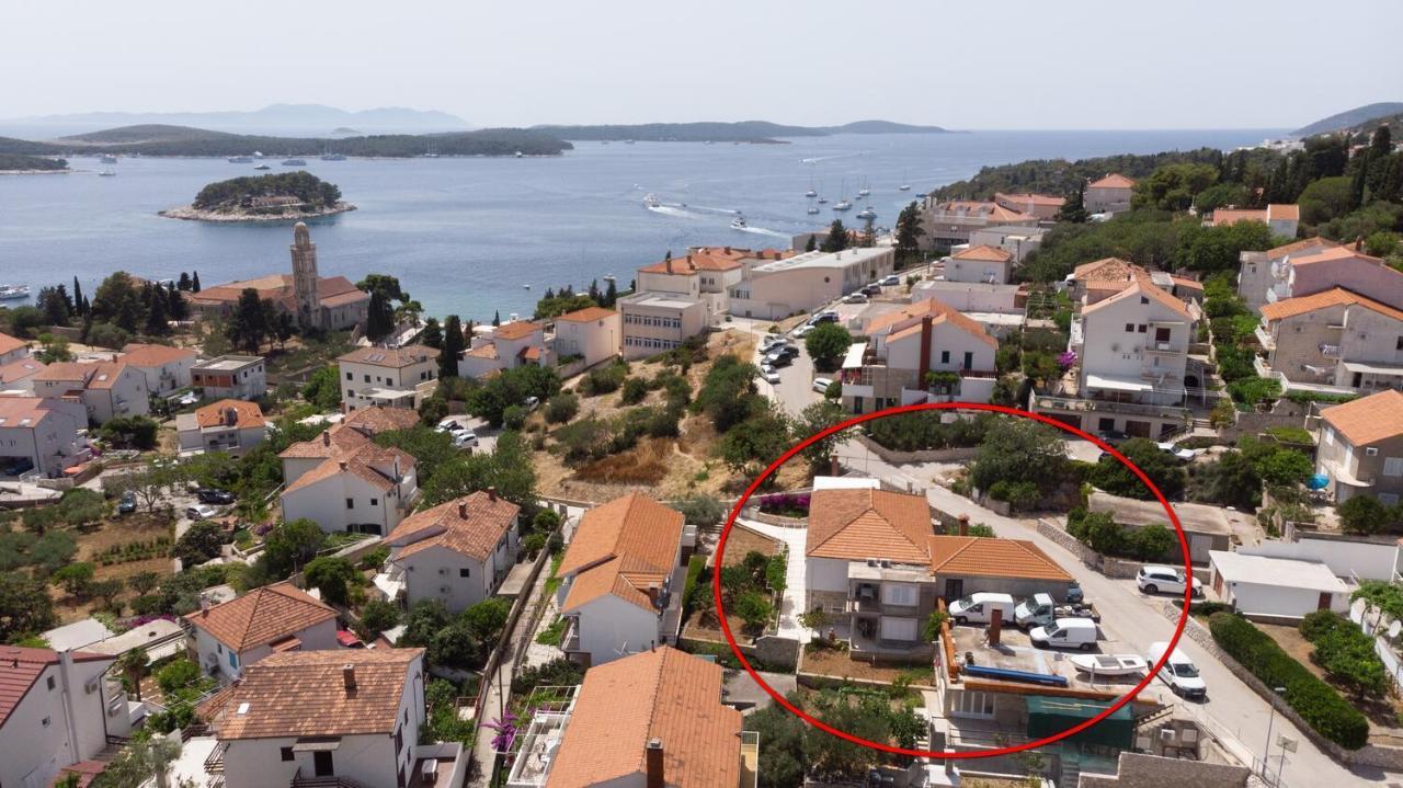Apartments And Rooms With Parking Space Hvar - 15706 Hvar Town Exterior photo
